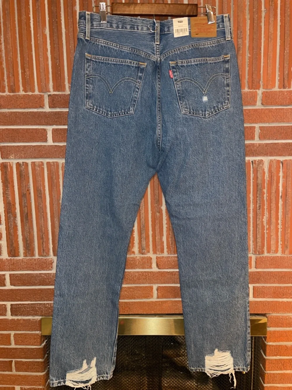 NWT Levi’s 501 women’s distressed high rise button fly straight leg jeans - Picture 4 of 11